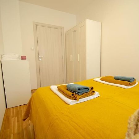 נובי סאד White Fields-Central 2-Bdrm Apartment With Parking מראה חיצוני תמונה