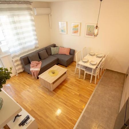 נובי סאד White Fields-Central 2-Bdrm Apartment With Parking מראה חיצוני תמונה